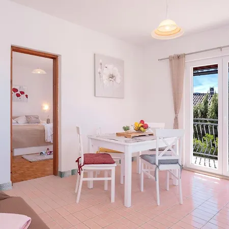 Katarina Apartment *